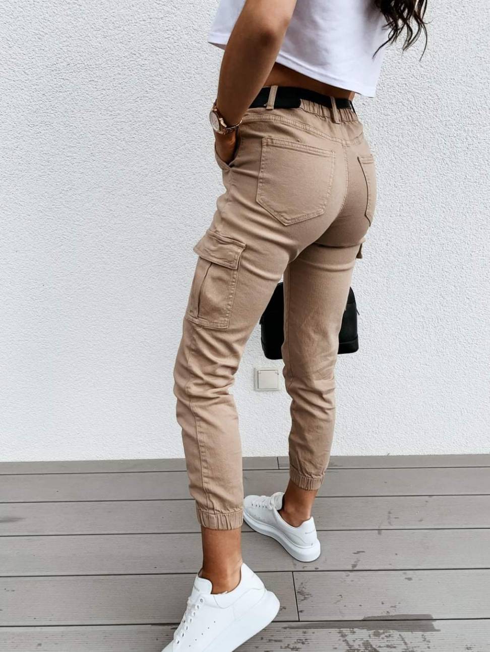 Beige spalvos laisvalaikio kelnės